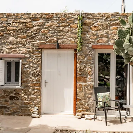 Honey Bee House * Mykonos Town