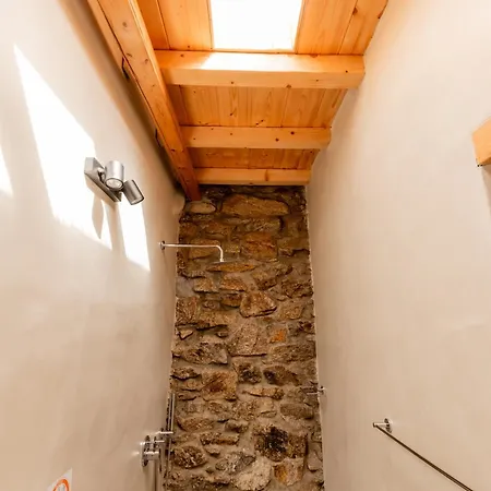 Honey Bee House Apartment *