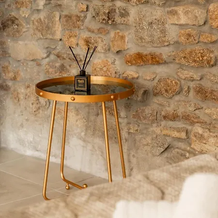 Honey Bee House Apartment
